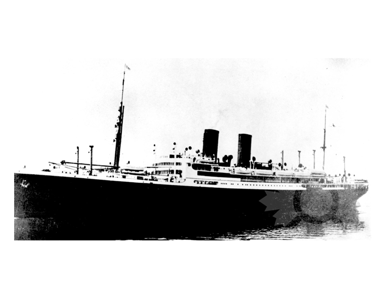 Black and white photo of the ship Dresden (SS) (1927-1934)