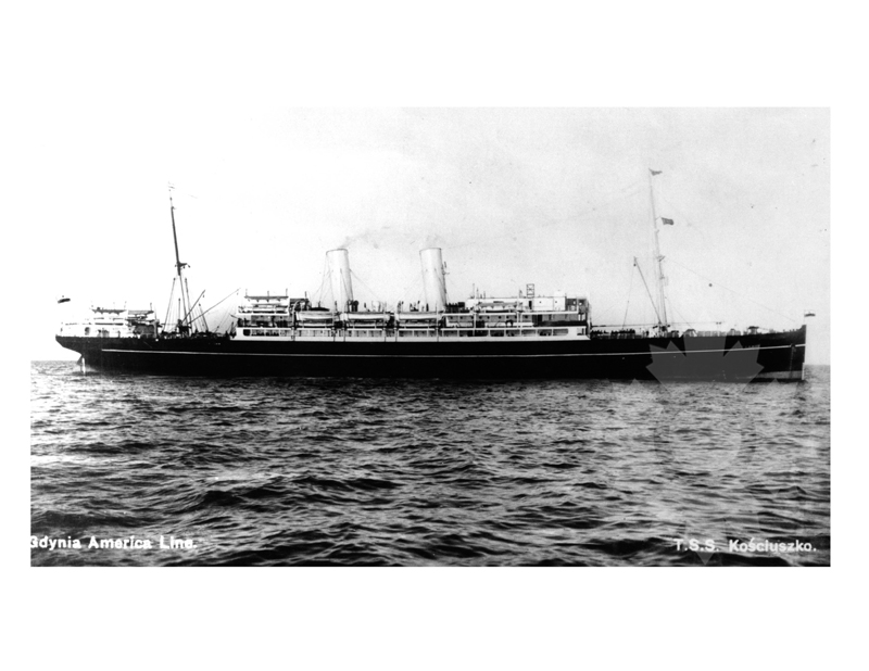 Black and white photo of the ship Kosciuszko (SS) (1930-1939)