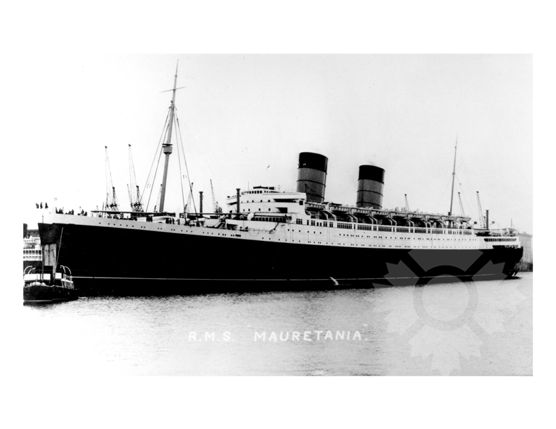 Black and White photo of ship Mauretania II (RMS) (1938-1965)