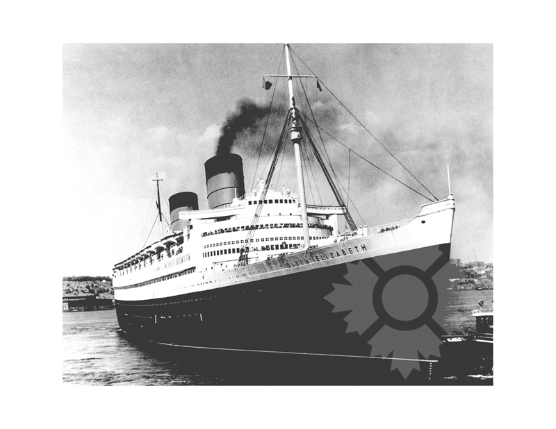 Black and white photo of the ship Queen Elizabeth (RMS) (1940-1968) 