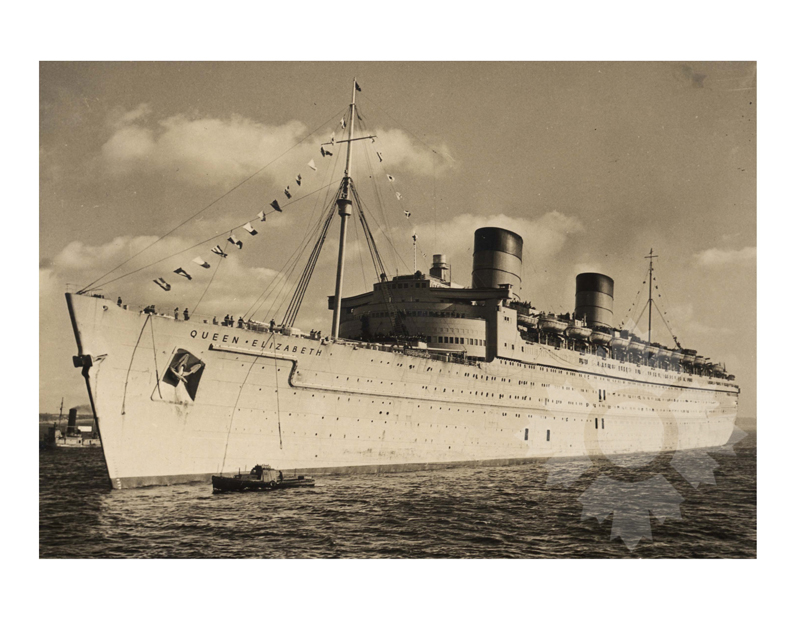 Black and white photo of the ship Queen Elizabeth D (RMS) (1940-1968) WWII