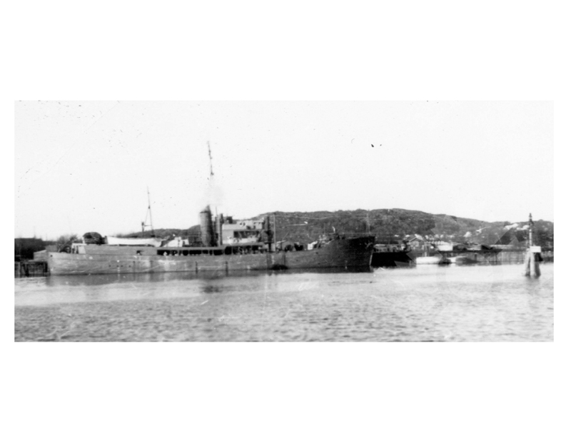 Black and White photo of ship Walnut (SS) (1939-1949)