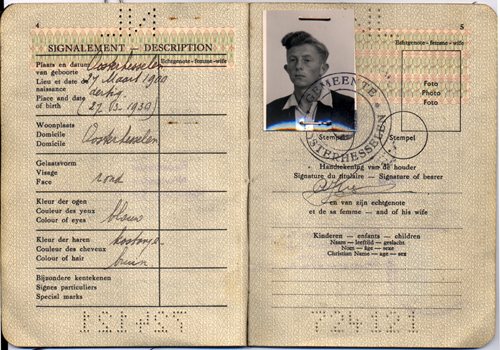 Passport issued to Aaltinus Kiers. Canadian Museum of Immigration at Pier 21 (DI2013.1554.2).