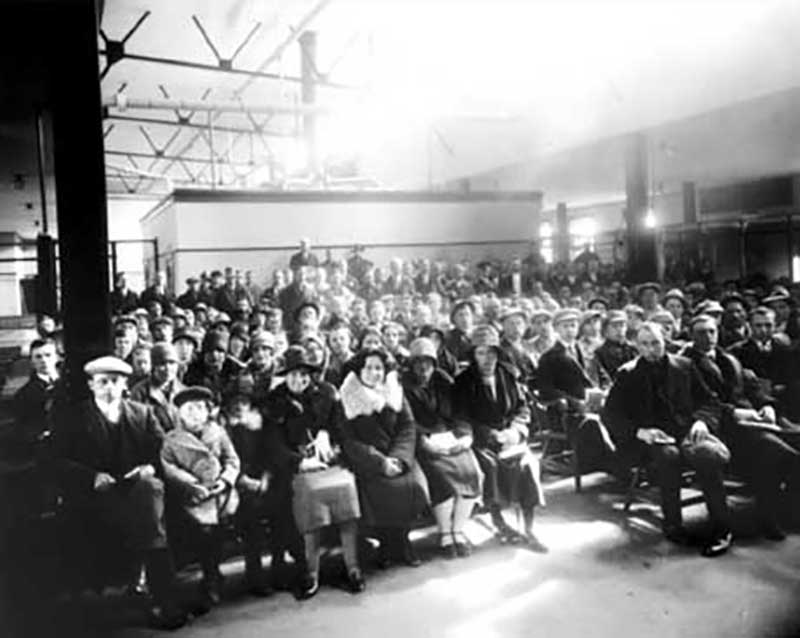 Dutch immigrants in Immigration Hall.